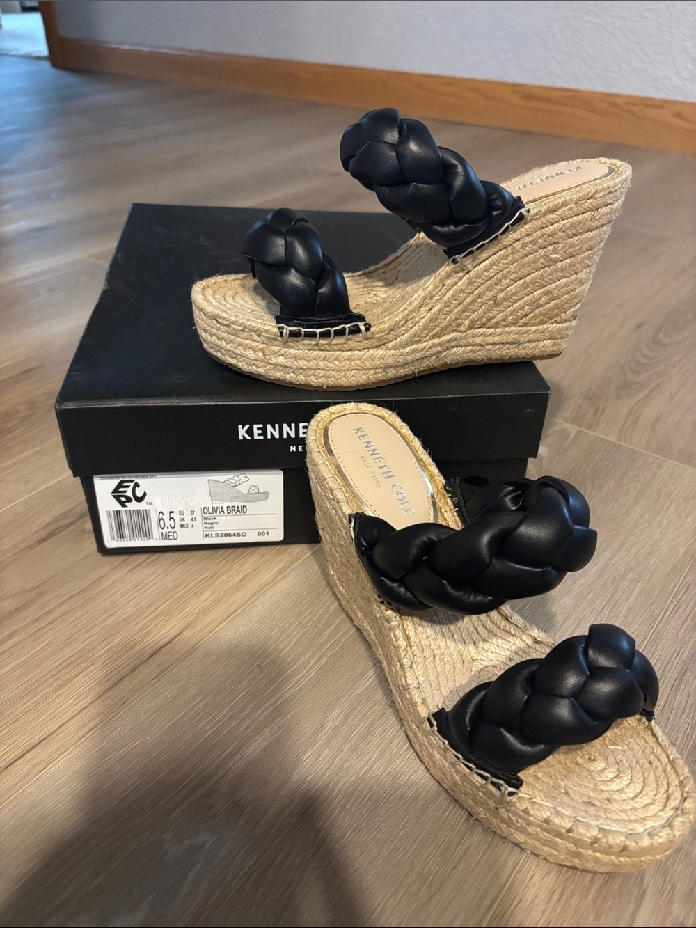 Kenneth Cole Black Braided Espadrille Wedge Sandals MSRP $125 - Picture 2 of 3